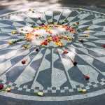 Al Mann il Mosaico con testa di Medusa simbolo del memoriale a John Lennon